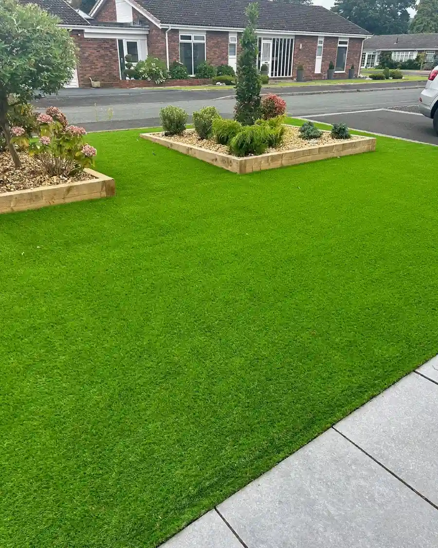 artificial-grass-backyard/