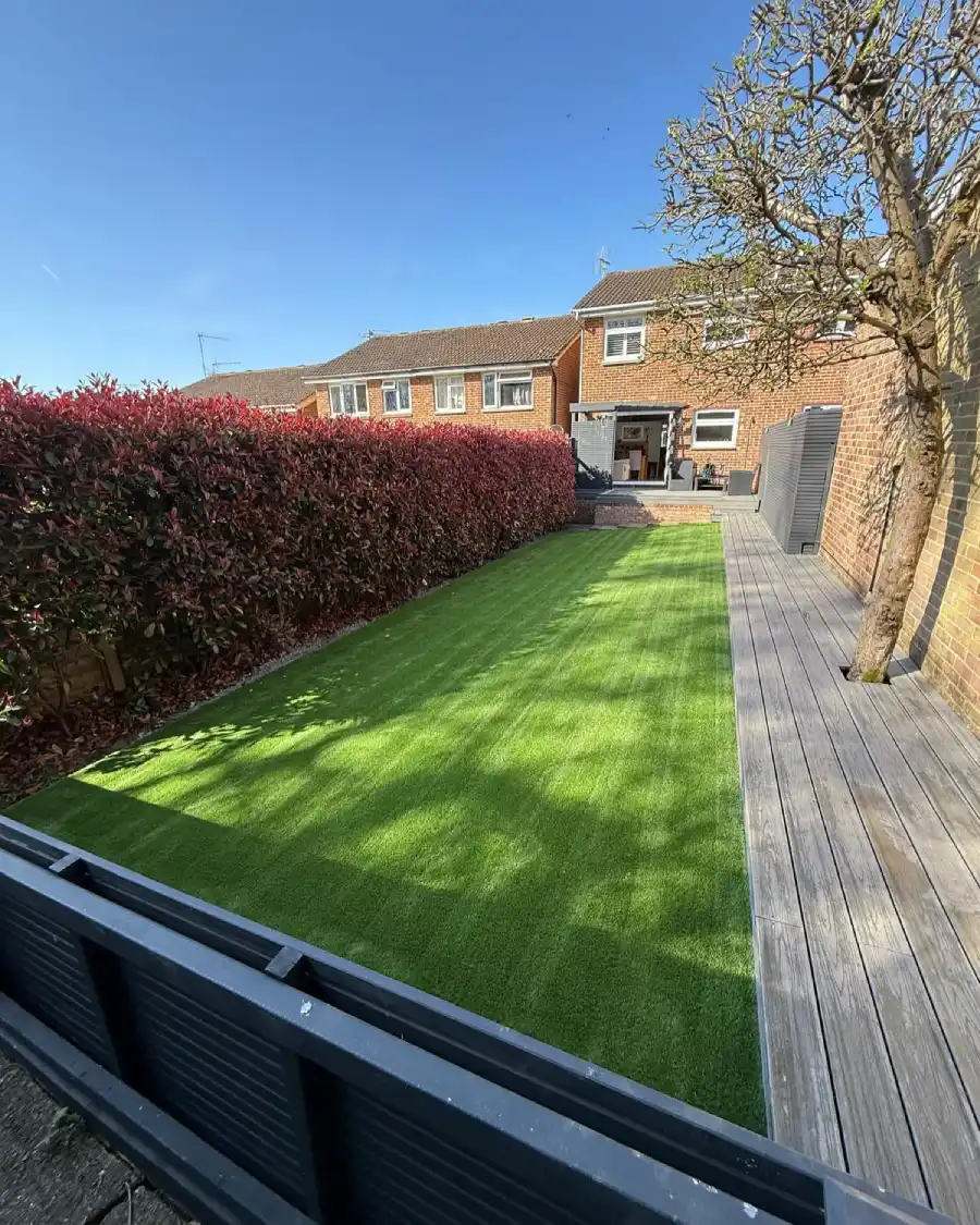 artificial-grass-backyard/