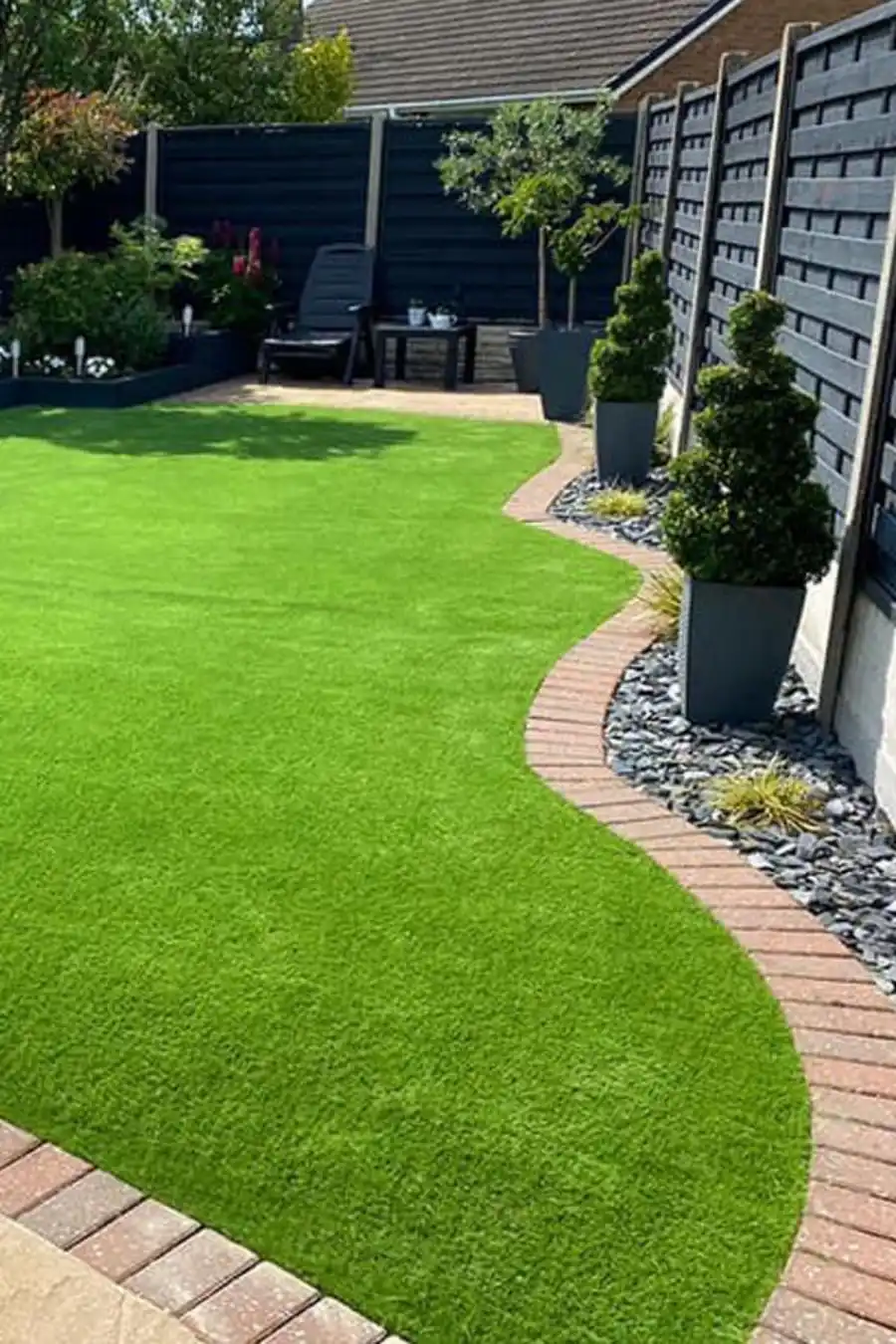 artificial-grass-backyard/