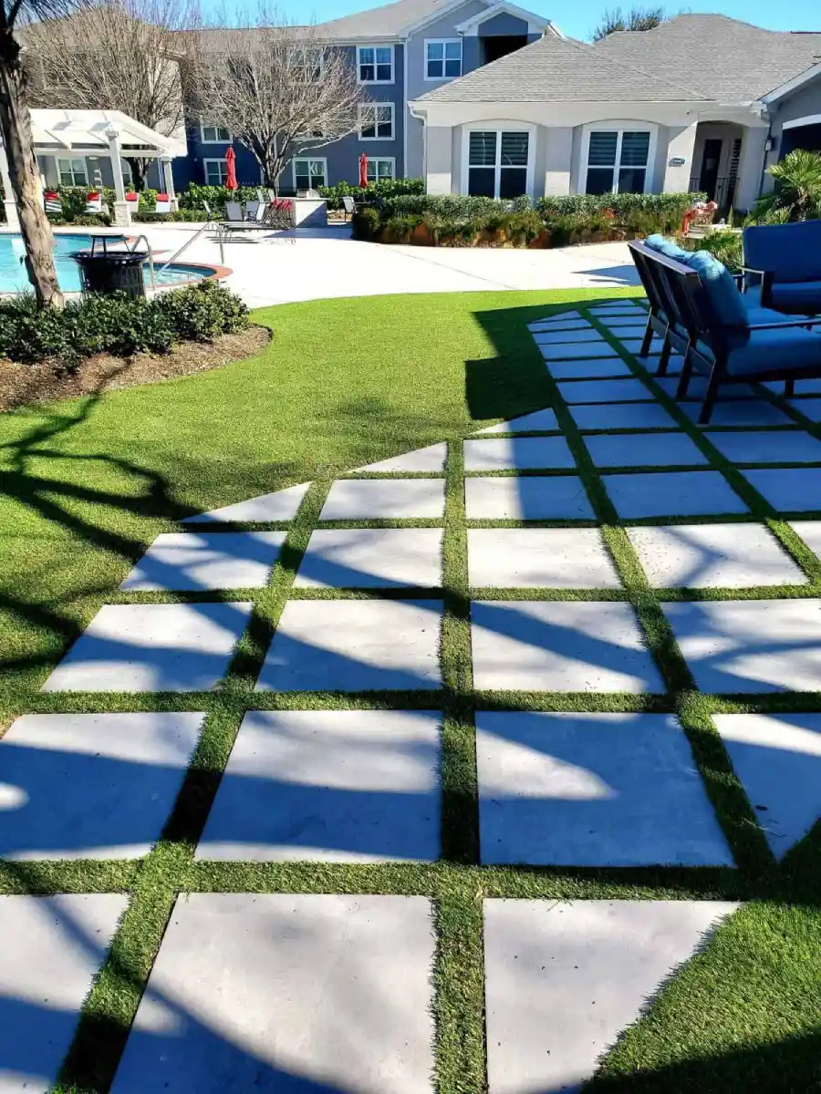 artificial-grass-backyard/