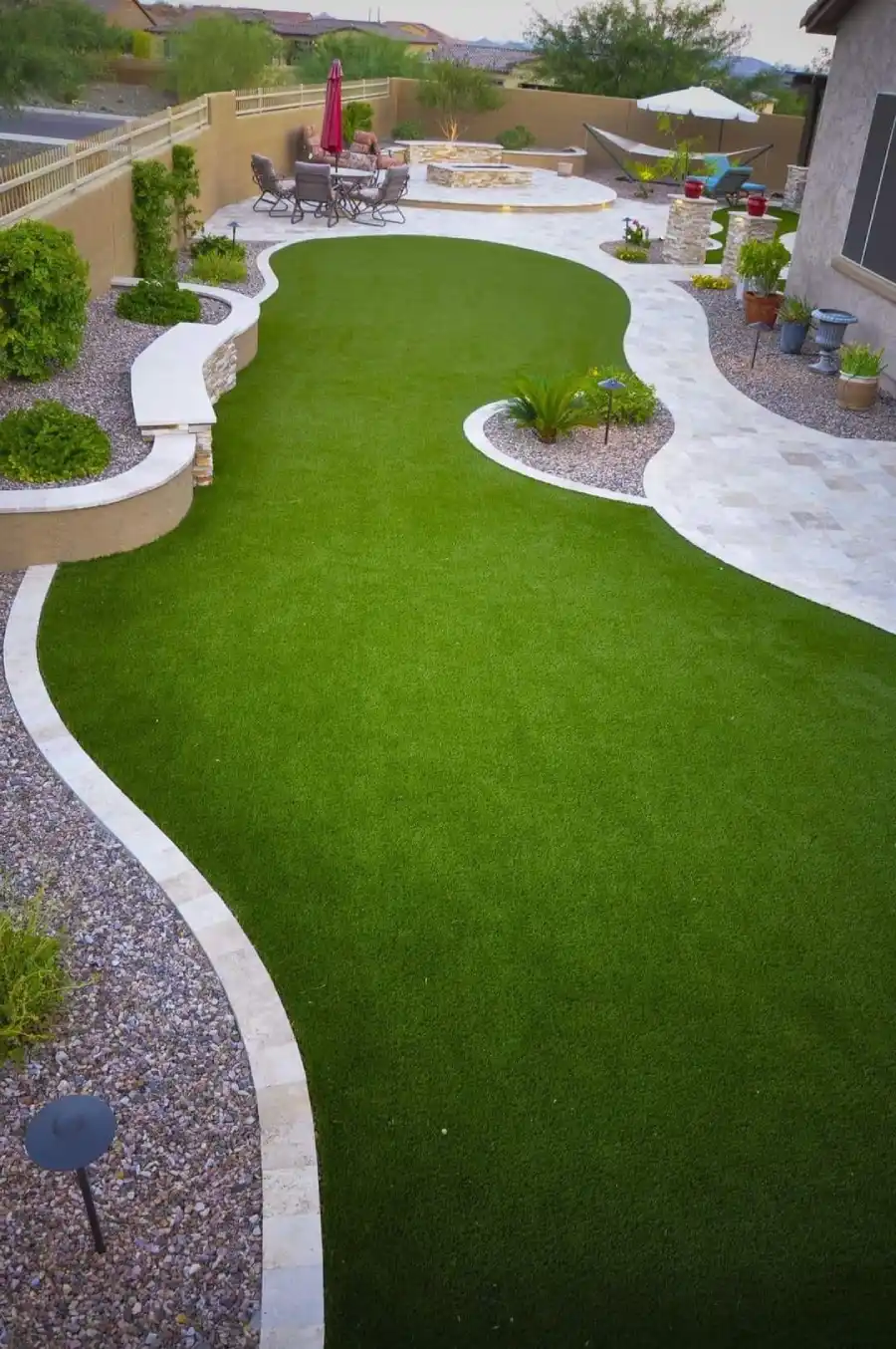 artificial-grass-backyard/