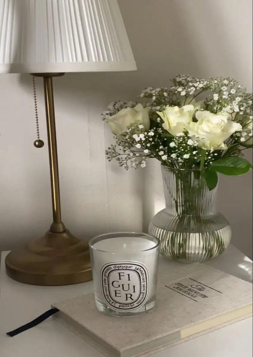 bedside table decor
