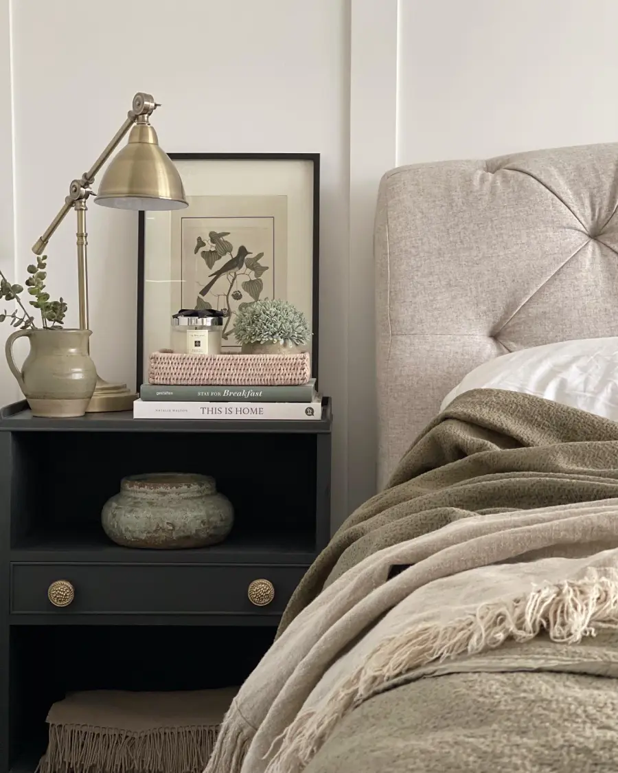 bedside table decor