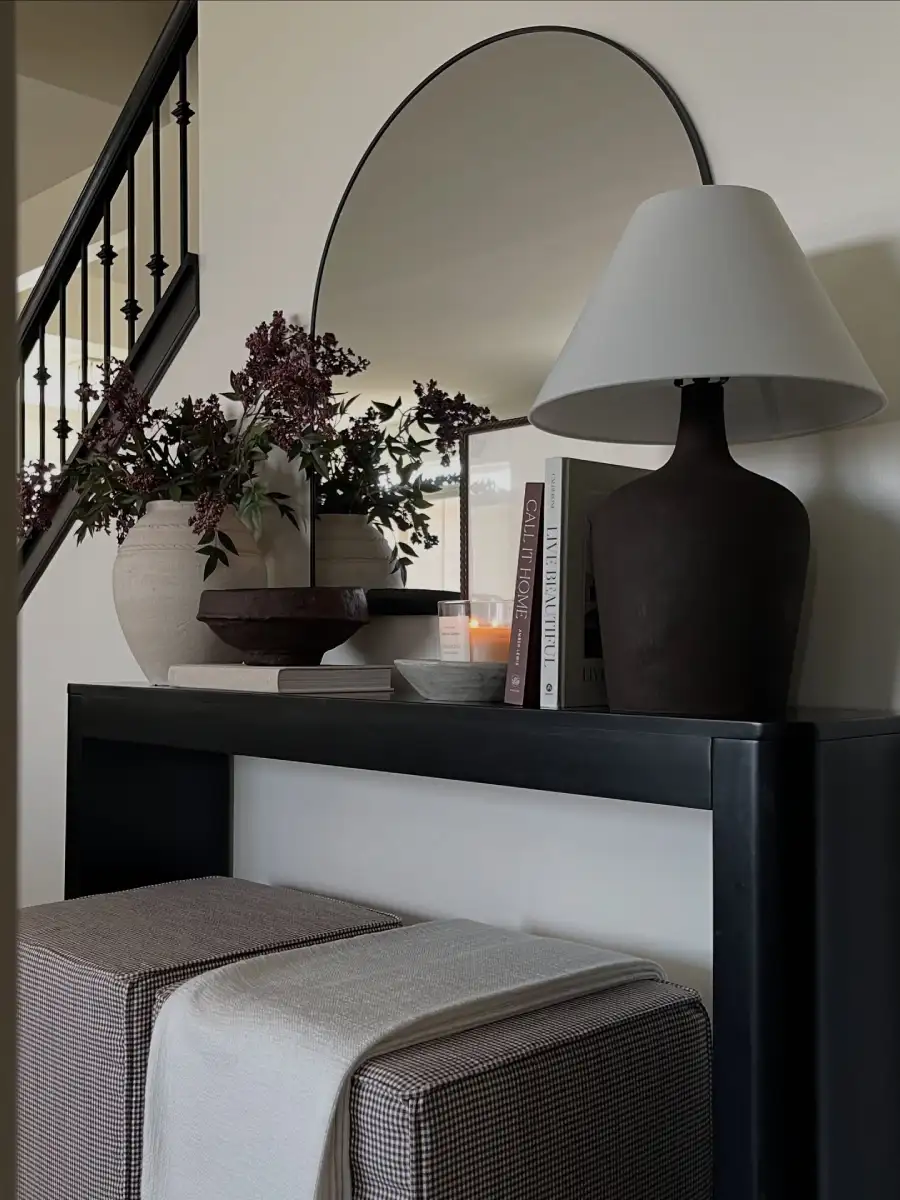 console table decor