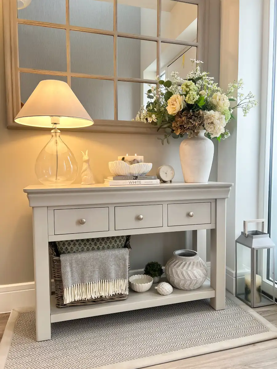 console table decor