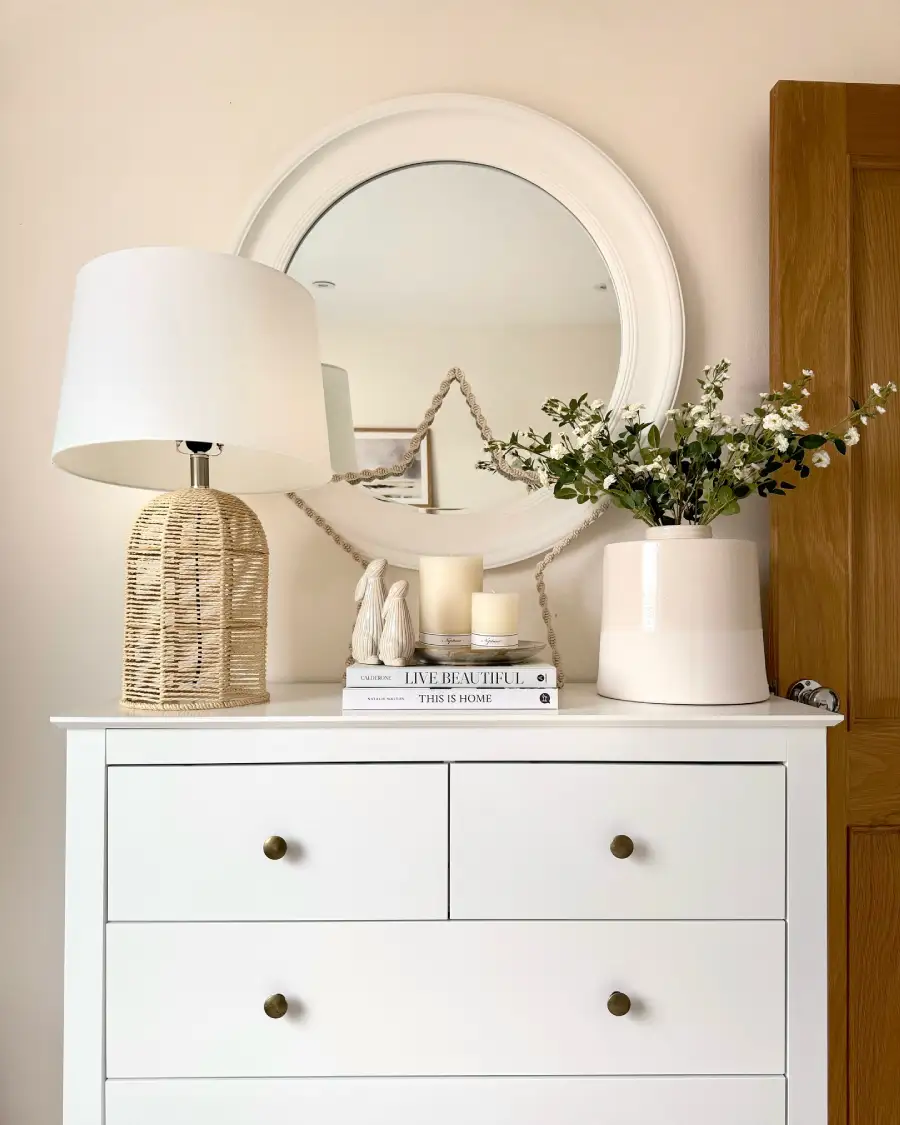 console table decor