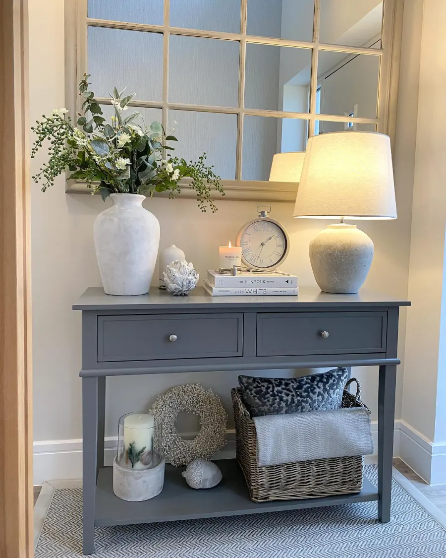 console table decor