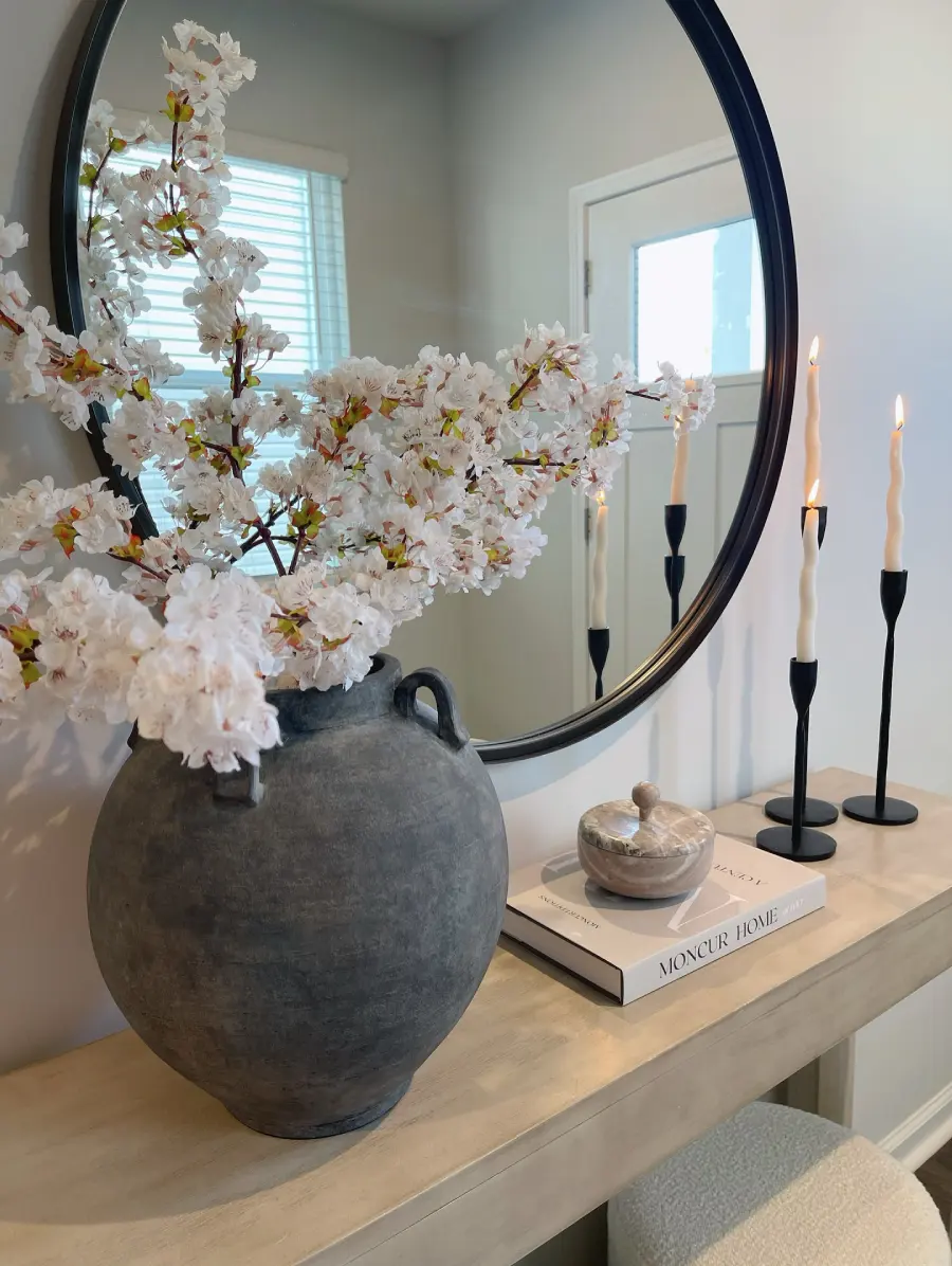 console table decor