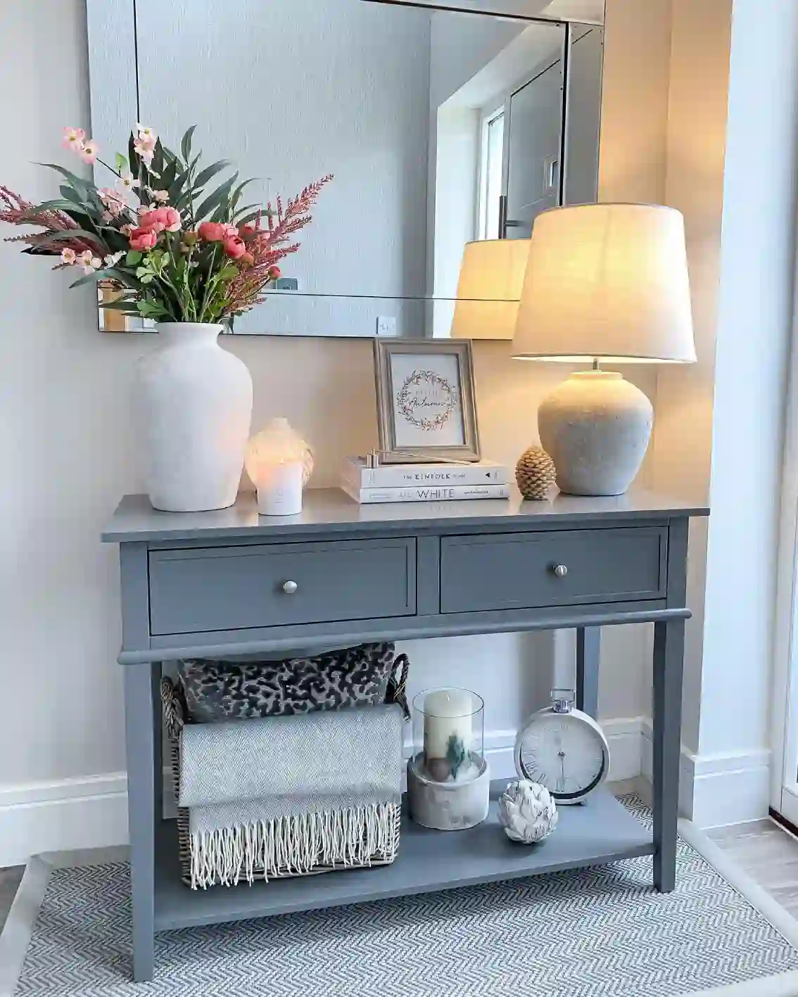 30 Stylish Console Table Decor Ideas to Elevate Your Entryway and Living Space