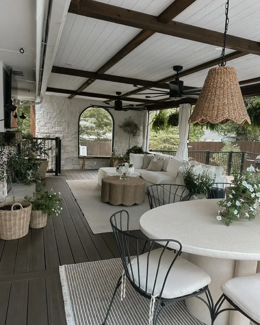 28+ Stunning Patio Ideas to Turn Your Outdoor Space Into a Dreamy Escape