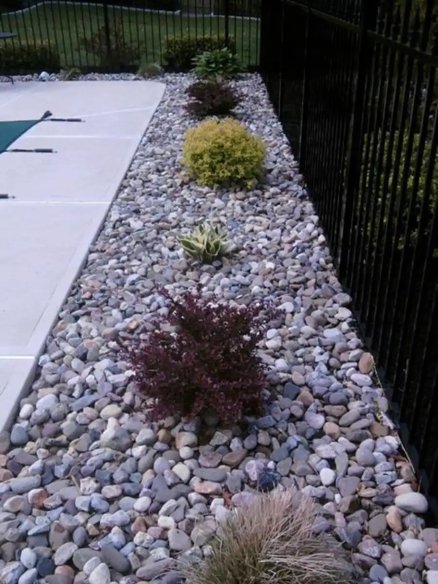 river rock landscaping ideas