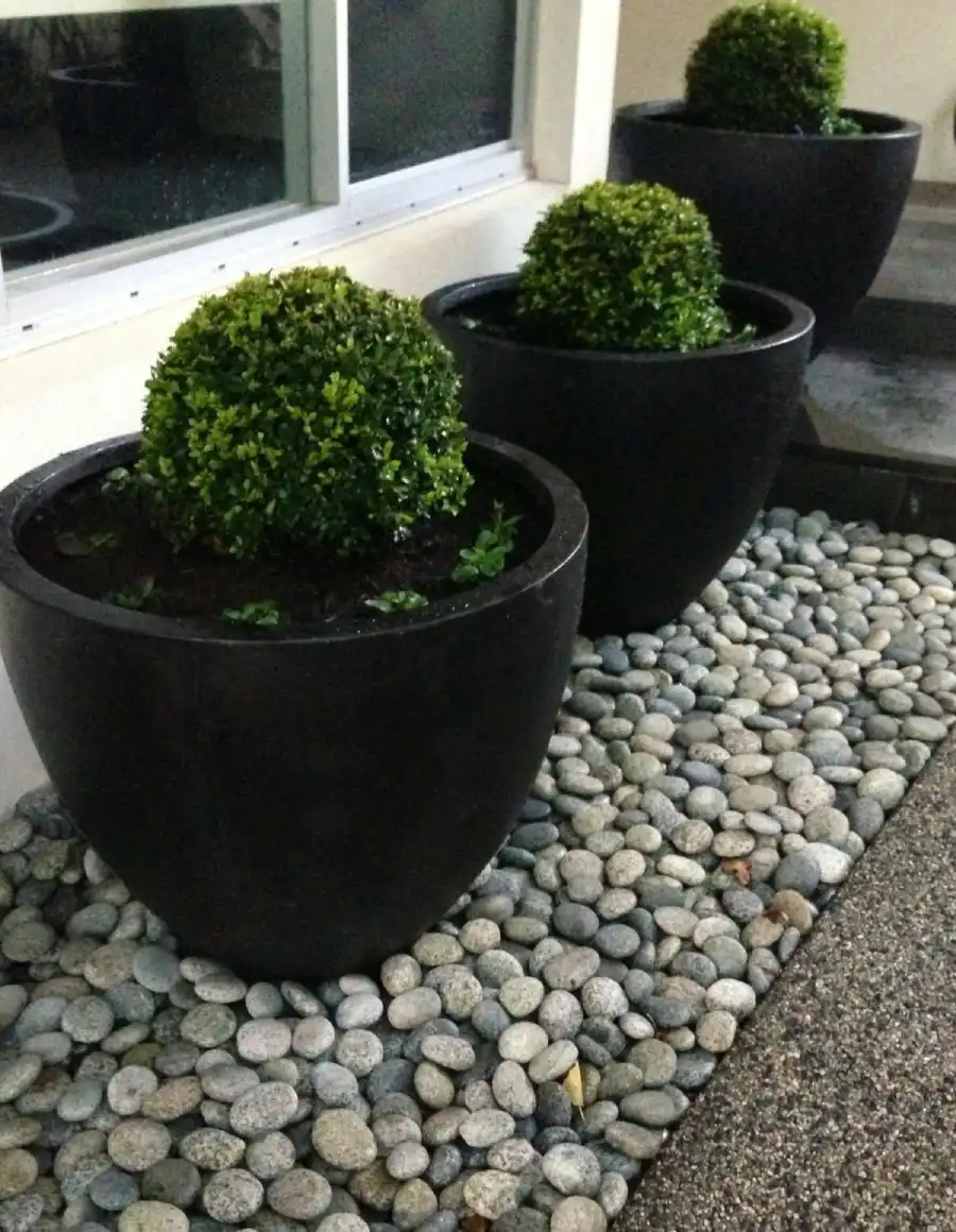 river rock landscaping ideas