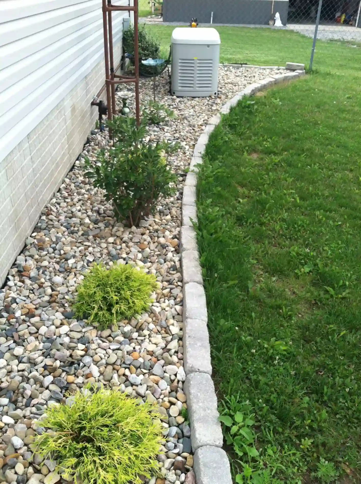 river rock landscaping ideas