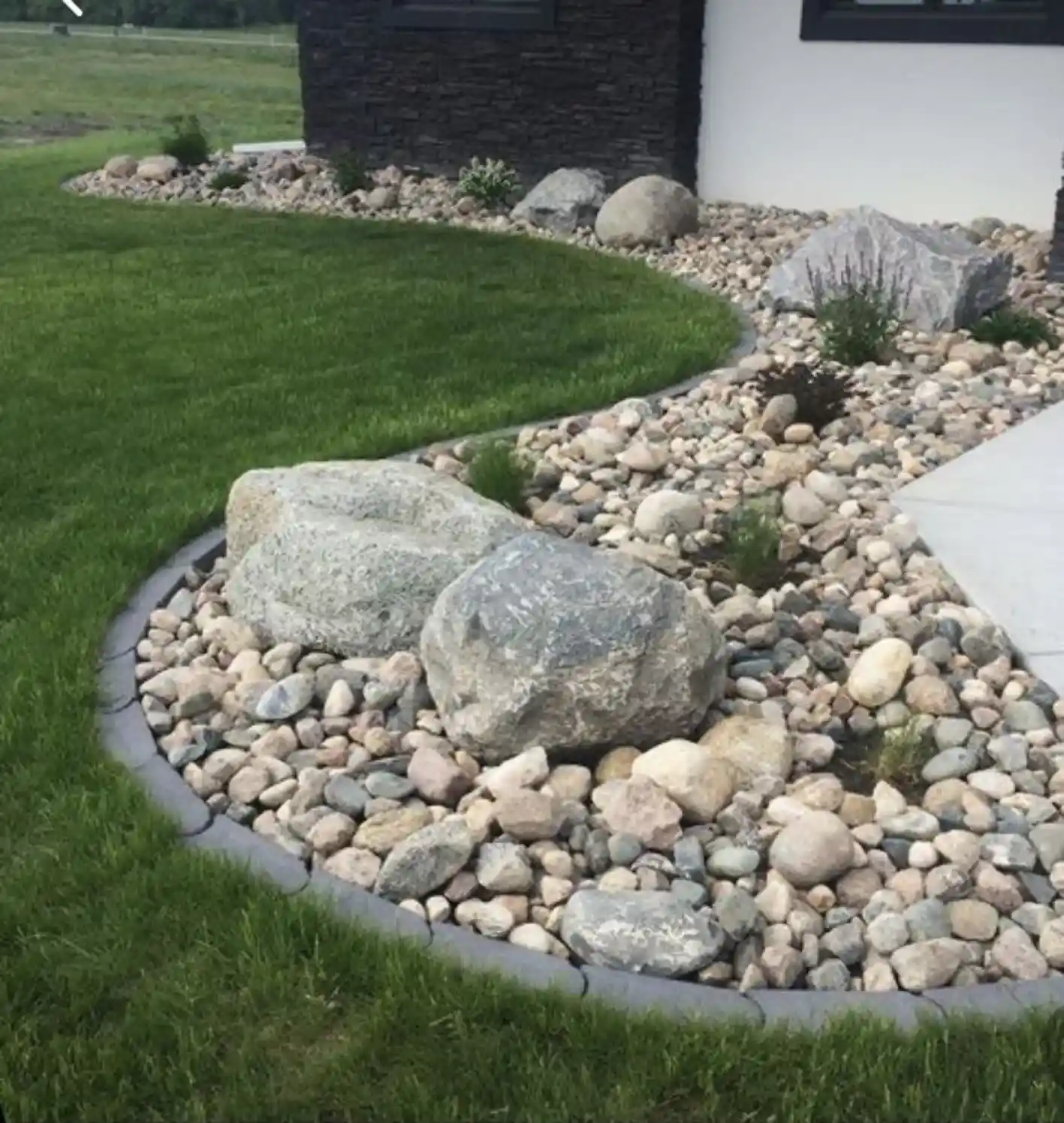 river rock landscaping ideas